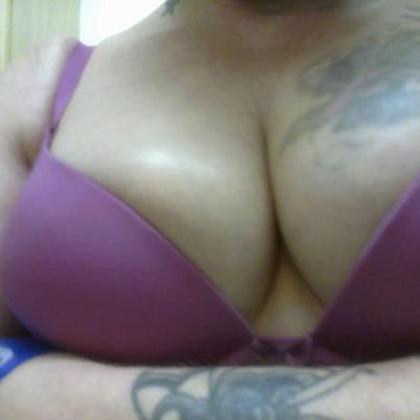 I'm a size 16 (36c) mature BBW. I'm looking for nsa fun and love black men. I only date men from age 20 to 45 sorry. xx