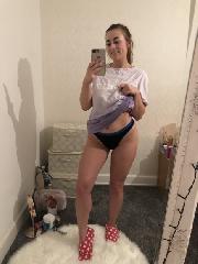 I need someone who can feed my kitten. You must be experienced and be able to play with my kitten for hours.Please tell me a little something about yourself and how you can keep my kitten happy. Youll love my 36D boobs bouncing about when were in the throes of sex.                                    