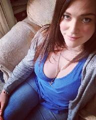 Cheeky  curvy woman  looking for some fun                                     
