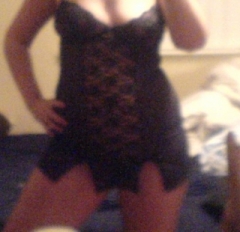 i have a severe addiction to sex lol i love men that aim to please so if u are well hung and know how to please a woman get in touch. I'm sitting here playing with my pussy now