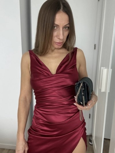 Lady by day, whore by night........ Who am I kidding, I'm a slut 24 hours a day! HAHA I have a boyfriend but one cock has never been enough for me so I'm looking for men to fuck on the side. Up for it?