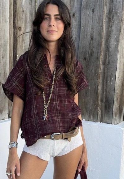 Looking for something simple and purely physical to be begin with but happy to see see what happens and where it might go. I am honest, truthful, and sexy. Let's play together. Be someone who is real and true to yourself. xXxXx