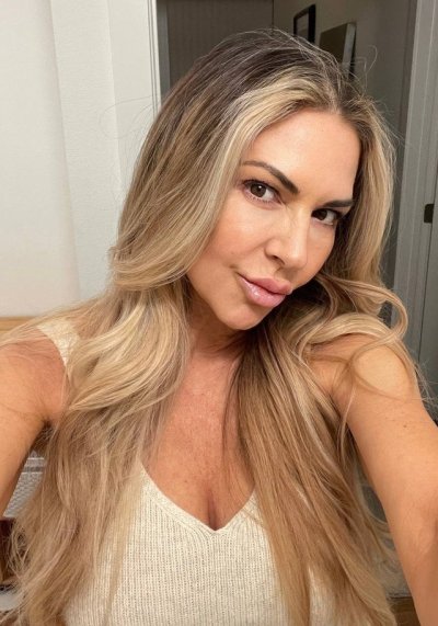 I do not invest energy in people who don't like me. I know myself and I know what I am capable of. I am confident, I know my worth and I know what I want. Perhaps I'm coming across is some hard, emotionless woman but that's not the case at all. Despite my confidence I'm still vulnerable, still soft and tender and still in need of a man's touch. I'm not getting everything I need from my marriage so I would like to find a sexy friend for some occasional fun!