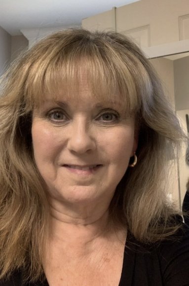 mysterious-elegant age 61 from Minford, Ohio