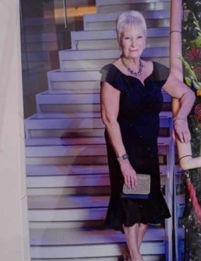 Ready to venture out and explore the next chapter with someone who shares the same values. I am looking for a kind, refined gentleman with excellent communication skills who enjoys music, laughter and good food. Sexual experience is a must. I dont have time to teach someone :)