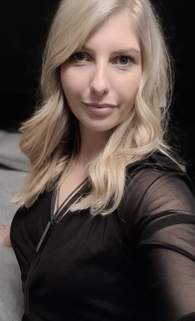 spreadmycheek age 44 from Bement, Illinois