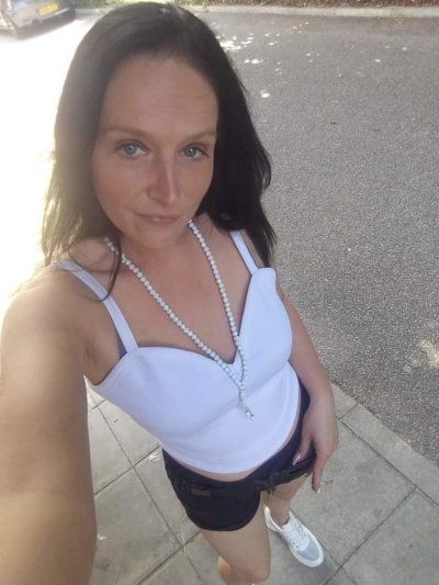 Allow me to make your nights warm and sensual with my looks and the fire that I have, we can enjoy each other's bodies in a place where we can forget our inhibitions for a while and just enjoy the moment xxxxx