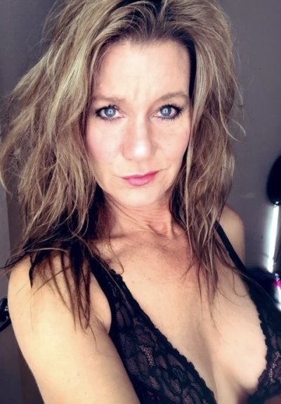 HayleyBond age 52 from Springbrook, Iowa