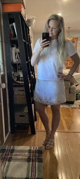 Any man who is interested in meeting me, please get in touch. I don't eat men - actually, it depends what part of a man we are talking about hehe. I'm currently separated and honestly I feel much happier now. Sex with my ex was quite frankly, rubbish. Now I'm single I'm desperate for some rough, passionate sex, so I will meet anyone who has a big cock and a confident attitude.