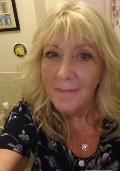 I'm fun, chatty and curvy - hopefully all in the right places! I enjoy music, movies and great food in good company. Here to explore life's joys discretely, safely, and most importantly without any disruption to our lives. I'm looking for a man who knows how to, and enjoys pleasing a woman, as much as I enjoy taking a man in my mouth and pleasing him.