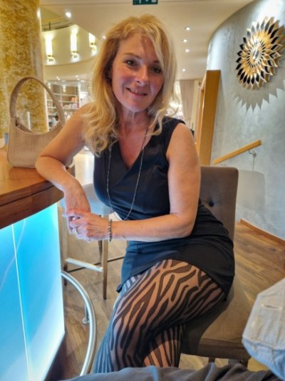 attention-please age 41 from Dobbs Ferry, New York