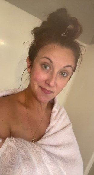 kiss-sophia age 43 from Cranberry Isles, Maine
