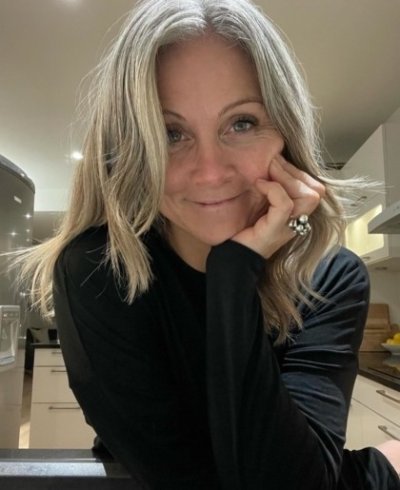 fun loving,confident woman seeking fun encounters with likeminded men..