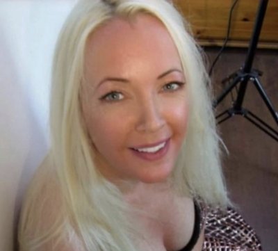 pillow-problem age 50 from Moorhead, Iowa