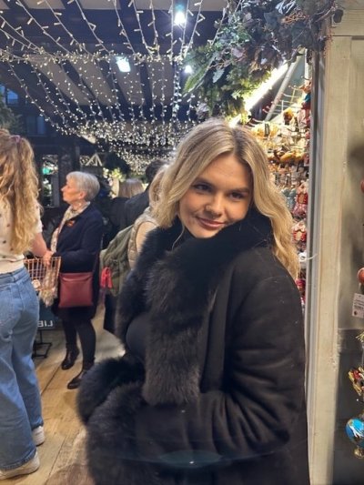 I'm a sweet and obedience girl looking for a dominant lover who knows how to balance firmness with kindness. I crave connections, respect and a dynamic filled with sweet words and exciting moments. I gain pure pleasure from satisfying my lover by doing and being whatever he wants. Tell me what to do and use me, and whichever hole you please xoxo