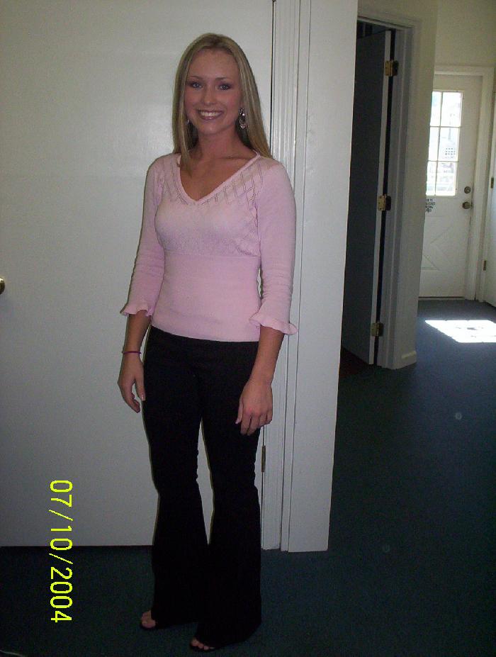 fingerinmyass age 33 from Candler, North Carolina