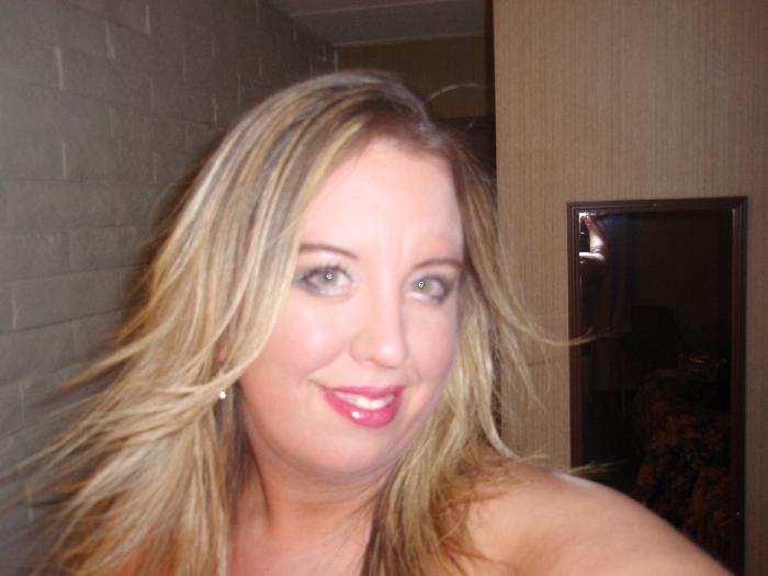 MandiRose age 34 from Toledo, Ohio