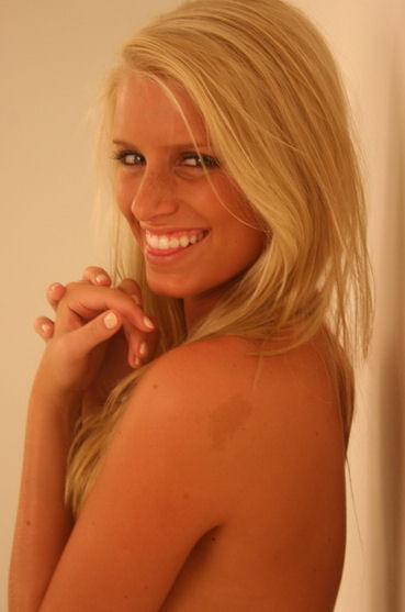 Sex contact profile of blondiesmalls in Santa monica, CA