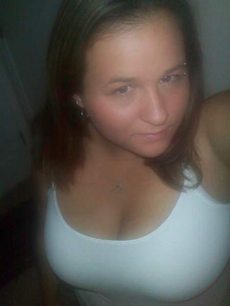 kimmi83 age 32 from Sneads Ferry, North Carolina