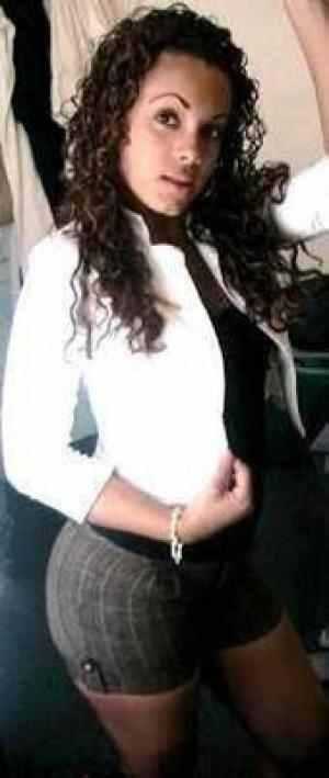 Adriana1990 age 26 from Reedley, California