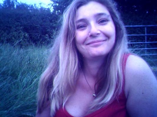 Hi im looking for some hunky men with BIG cocks to have a bit of fun with.