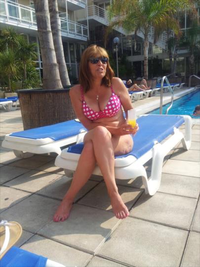 Hi, tried other sites, hopefully this time i am thinking this one might work; i guess maybe this time i'll pick the right guy. Is he out there a genuine honest guy? who needs a genuine nice passionate person to have fun with. he must be laid back but not lazy! x