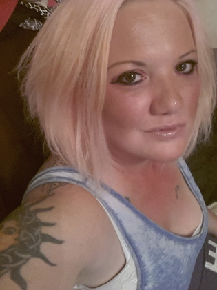 Looking for new friends.. bored.. outgoing once u get to know me.. love having a laugh.. best medicine! no pics no reply!