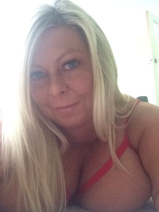 Looking for fun and excitement, no strings! Prefer guys that don't smoke but do trim in the lower regions. An obviously the bigger the cock the better! If you know how to use it! I'm also not a fan of beards, sorry I'm sure you are all lovely chaps but they just do nothing for me. Also very partial to someone who loves giving oral as I enjoy giving as well as receiving!