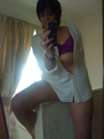 What can i say about me? well,  i can be intelligent at times well all the time lol..looking to have fun nothing too serious i have been told that im very wicked also funny...i said funny and not fanny hahaha....see what i mean lol..i think i have good assets meaning my legs and boobs see what you think haha...if you like my pics and think we could have fun then just message me xxx