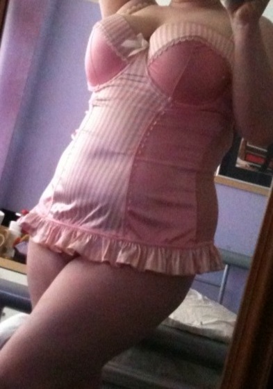 ok so here goes. im 30 single and always horny. ive got to the point that i now know what i want, what i like and what i need. im not looking to sleep with hundreds of men. But someone that i can be mates with but with that something extra.im looking for guys that dont mind a girl with a few curves (if your looking for tall and skinny I'm not for u) lets face it we all know why were here but its not just about the size of your cock, please put some info in your profile.i need a guy that does'nt mind if i get a little bossy in the bedroom but by no means is a complete submissive. i need someone who can give as good as they get so to speak x