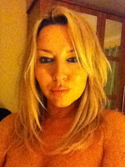 Hi there! I'm a single cougar looking to meet hot, young guys for nsa fun! I understand if you don't want to put a facepic up on your profile, but I'm not starting a conversation with a torso. Or an ass. Or a c**k for that matter.. You wouldn't do it either!! So get typing and get talking!