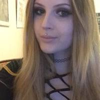 i'm tori :) i like pizza, videogames, and wrestling! i'm a former gymnast and i'm scared of flying and heights :) what i'm looking for - chatting mostly, but i'm good to meet with someone eventually (my meetups have been surprisingly good so far! but i'm not into super-fast meetups, they usually end badly!). i can be quite private, so don't be too disappointed if i keep things to myself :)