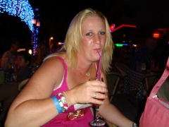 lara85101 profile photo