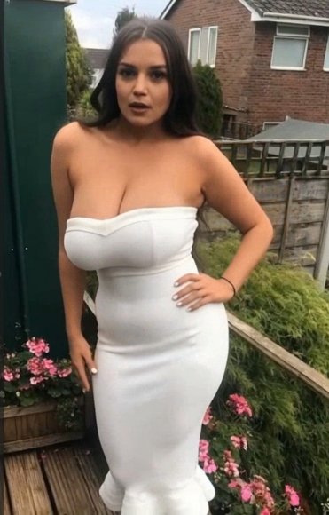 feminine-confident 31 from Clackwell in Essex looking for sex contacts