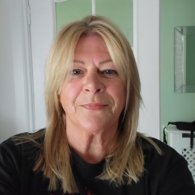 53-year-old woman in Highcliffe, Dorset looking for an affair – real sex contact on Joyium