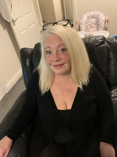 63-year-old woman in Dorchester, Dorset looking for discreet fun – real sex contact on Joyium