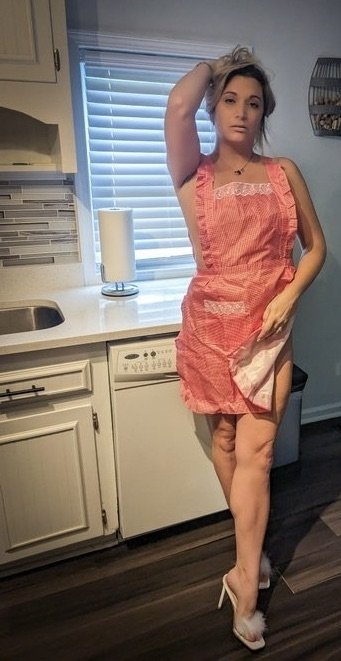 I am sassy, open-minded and always up for a good time. Get in touch if you're interested in being with me x