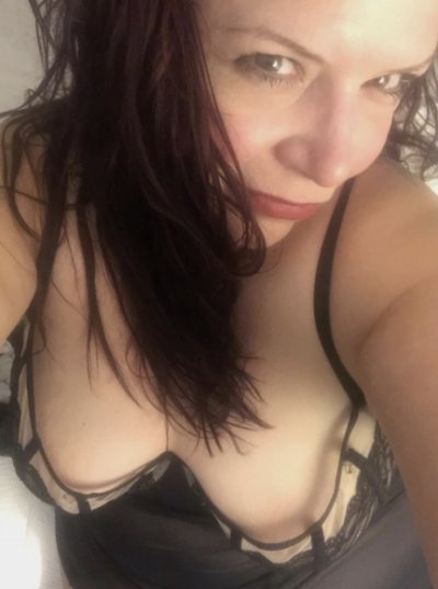 cook-lover 49 from Netherton in West Midlands looking for sex contacts