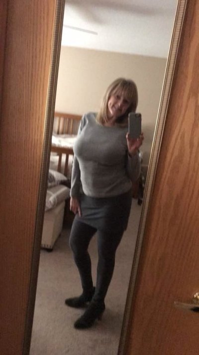 65-year-old woman in Llandovery, Carmarthenshire looking for casual sex – real sex contact on Joyium