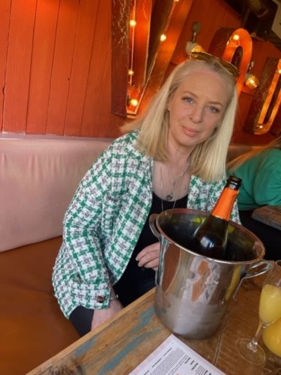 Looking for attractive men that are well groomed, good hygiene, smells good, and looking for discreet fun with a married woman. I’m low key and open minded. Must be a little freaky to some degree xxx