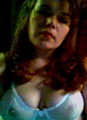 I'm 30 and a professional. I'm not looking for anything serious, just a little bit of safe fun!