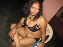 Im here mainly to find a guy to have some fun with but I am also looking for a regular friend with benefits and with discretion.I like to think im a pretty sexual person and would love to have someone help me expand my experiences but maybe just snuggle up once in a while too...is that possible?? or do I need to choose between meaningless sex with ppl or a bog standard boring relationship??? you tell me....x