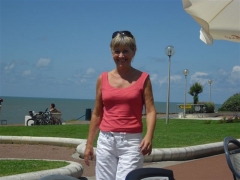 I am 5ft 4ins tall with blond hair and hazel eyes. Have been divorced for 8 years and ready for a new relationship. Looking for that special man....