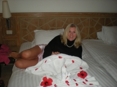 Ask me WEL YES I AM INTRESTING, BUBBLY, GOOD COMPANY, WELL TRAVELED. GOOD COOK, VERY FIT FOR MY AGE, NATURAL BLONDE AND ATTRACTIVE WITH A LOVELY HAPPY PERSONALITY.I AM NOT A DUMD BLONDE BUT A SRONG INDEPENDENT WOMAN.