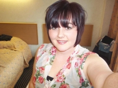 Steph_x_1992KY8 in Leven