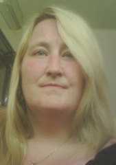 hi im a blonde busty barmanager from birkenhead on the wirral, lookin to have a laugh and see were it goes